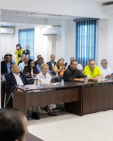 Mesa de Manejo de Crisis de la UNACHI une esfuerzos con la Sociedad Civil, la Empresa Privada y la Iglesia Católica ante el déficit presupuestario